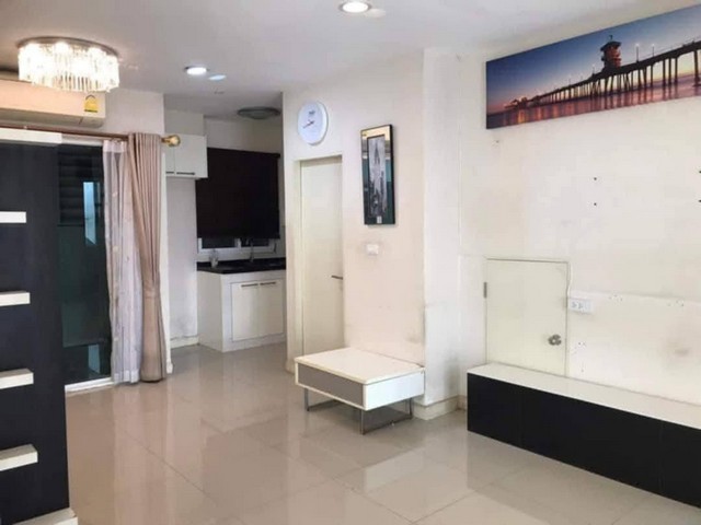 ให้เช่าทาวโฮม3ชั้นบ้านกลางเมืองโชคชัย 4 ซ.50 ทะลุเซนทรัลอีสต์วิว