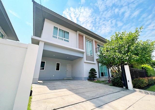 ให้เช่าบ้านเดี่ยว 2 ชั้น หมู่บ้านไลฟ์ บางกอก บูเลอวาร์ด รังสิต