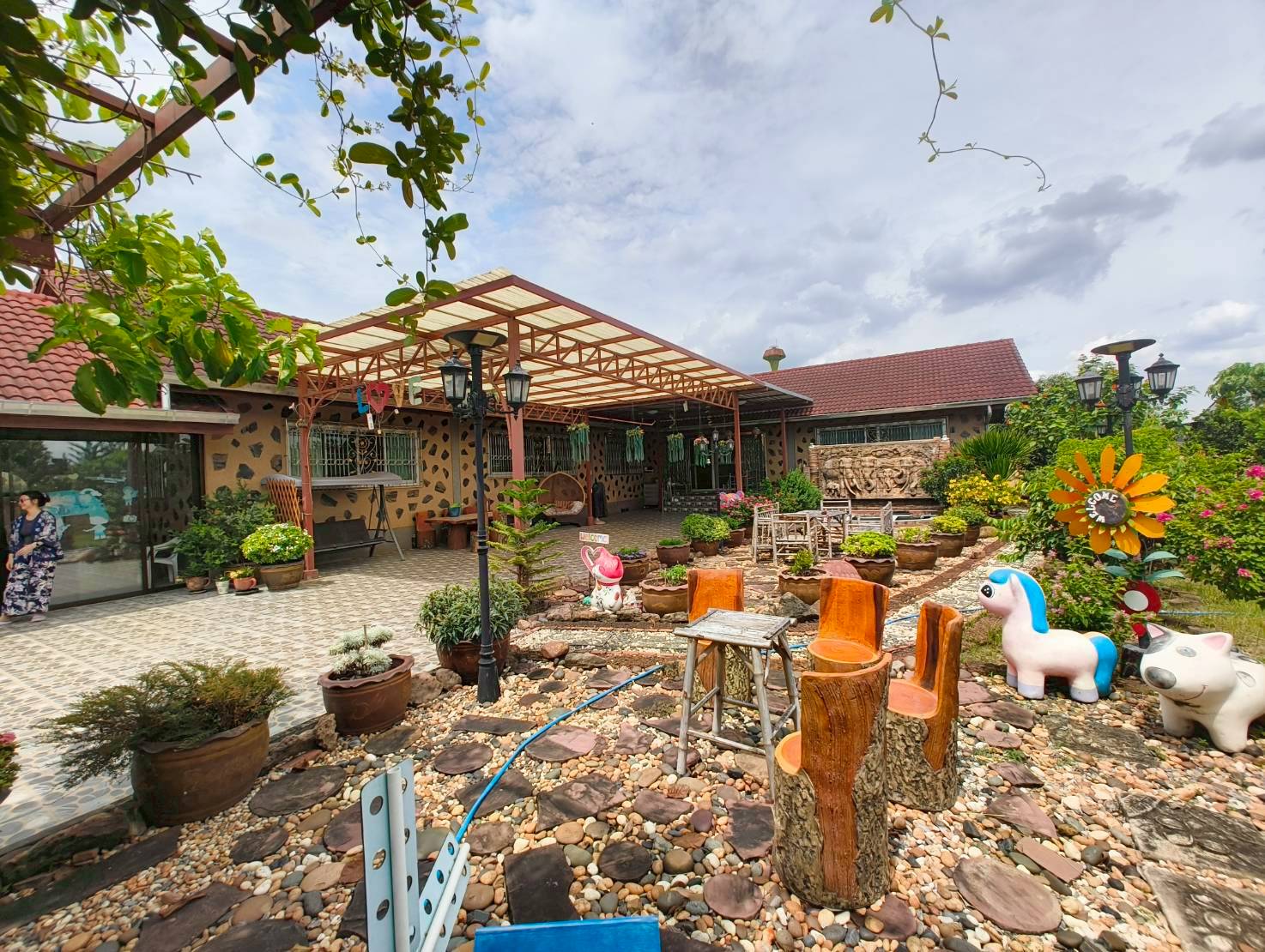 ขายที่ดินพร้อมบ้าน 371 ตรว. ติดมหาวิทยาลัยราชมงคลธัญบุรี ปทุมธาน