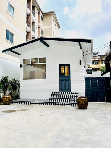 ให้เช่าบ้านย่าสาทร ใกล้ BTS สุรศักดิ์,โรงพยาบาลเซนต์หลุยส์,วัดแขก