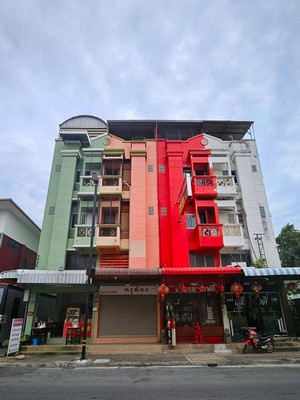 ขายตึกแถว / อาคารพาณิชย์ 3 ชั้นครึ่ง 20 ตร.วา ใจกลางเมืองโคราช