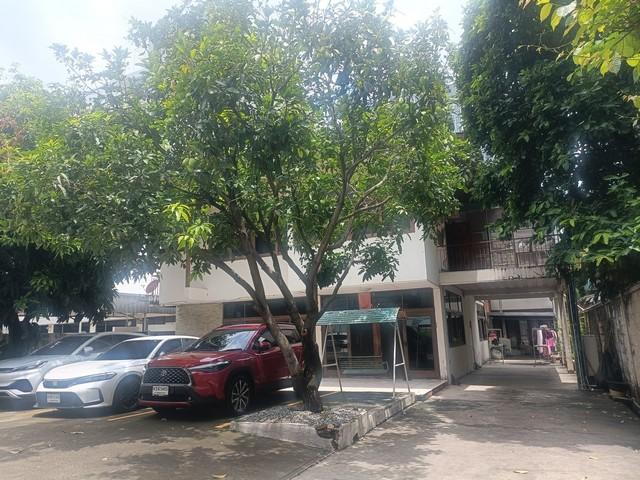ให้เช่าบ้านเดี่ยว 2 ชั้น 120 ตร.ว.มีบ้านพักคนงาน ย่านสุรวงศ์ เขตบ