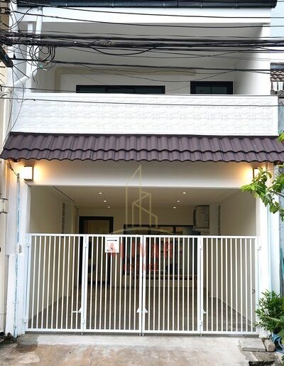 ให้เช่า ทาวน์โฮม 2ชั้น 3ห้องนอน หมู่บ้านอยู่เจริญ 29 ย่าน รัชดา