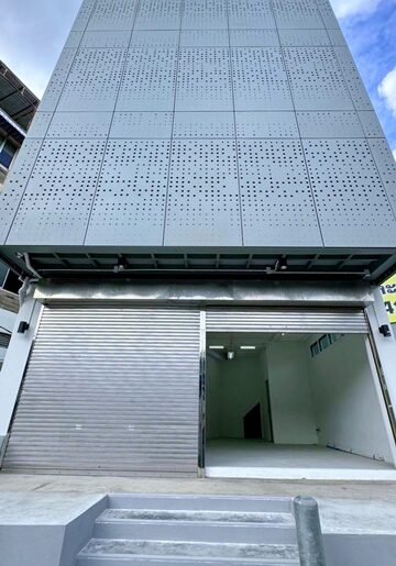 MRT หัวหมาก 600 ม.ให้เช่าอาคารใหม่ เฉพาะชั้น 1 และชั้นลอย 2คูหา