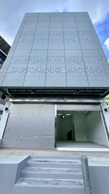 MRT หัวหมาก 600 ม.ให้เช่าอาคารใหม่ เฉพาะชั้น 1 และชั้นลอย 2คูหา