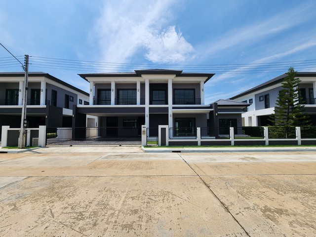 ขายบ้านเดี่ยว 2 ชั้น ลำลูกกา​คลอง​ 4 เอ็นซีออนกรีน ฌาร์ม คลาสสิค