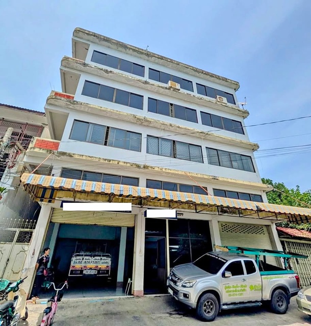 ให้เช่าอาคารพาณิชย์ 5 ชั้น 3 คูหา ใหญ่ บางมด โลตัส พระราม 2 900 ม