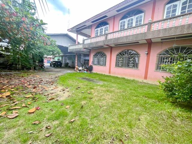 พุทธสาคร เศรษฐกิจ สวนหลวง 1.8 กม.ให้เช่าบ้าน โกดัง 2 ชั้น 600 ตร