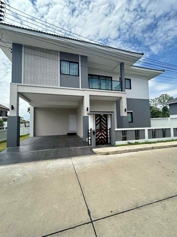บ้านใหม่พร้อมอยุ่ สไตล์โมเดิร์น แปลงมุม โครงการ เอเรสมา วิลล่า หา