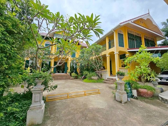 พืชสวนโลก 3.3 กม. AIR BNB ให้เช่าคาเฟ่อาคารโดดเด่น 285 ตร.ม. 255