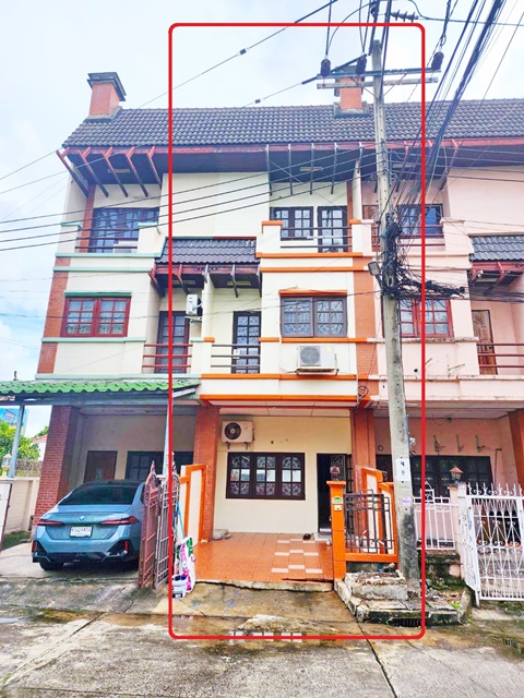 มี 7-Eleven สนามหญ้า 2แอร์ นวมินทร์ ตรงข้ามโลตัส 3 ชั้น 4นอน