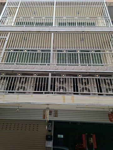 ขายด่วน Home office 4 ชั้น ครึ่ง 2 ห้องตีทะลุถึงกัน