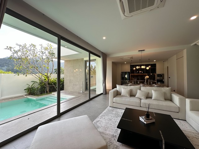 For Sales : Kathu-Patong, Luxury Pool Villa, 4 Bedrooms 4 Bathroo
