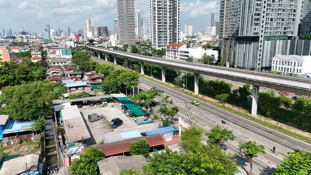 ที่ดินทำเลทอง ติดถนนใหญ่ ใกล้เดอะมอลล์ท่าพระ โอกาสหายาก แปลงสวย ถ