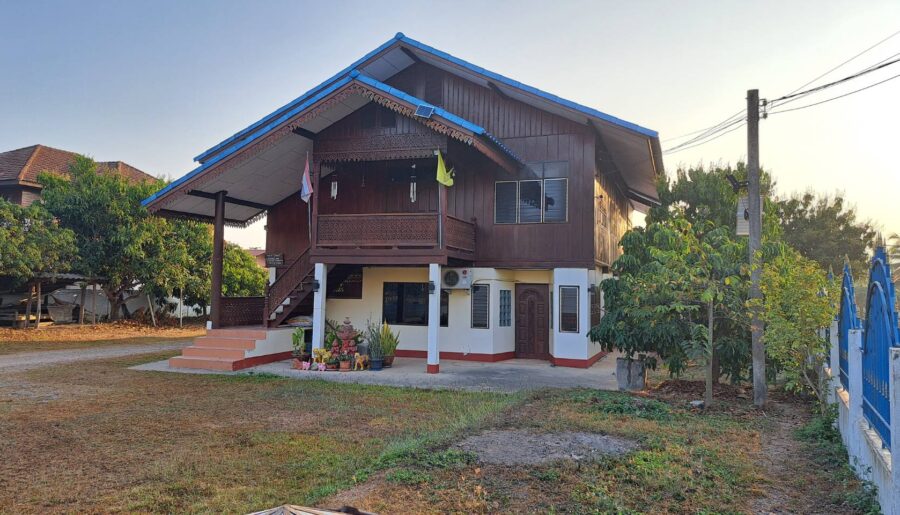 ขายบ้านพร้อมที่ดิน ติดถนนใหญ่ 4 เลน ทำเลทอง อำเภอเมือง จังหวัดเชี