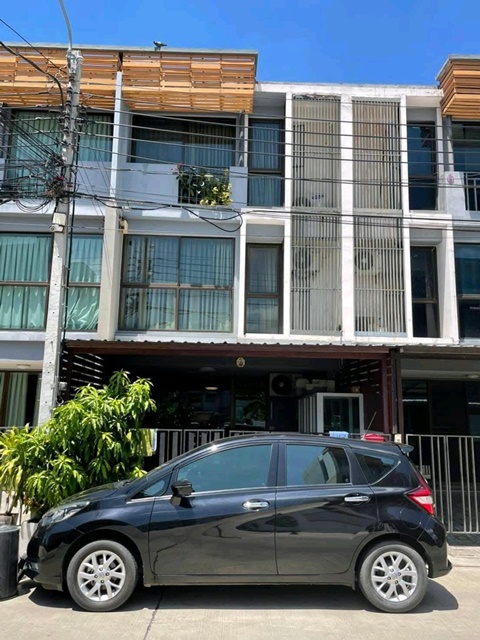 แฟชั่น รามอินทรา 3ก ถูกที่สุดในโลก ให้เช่า ทาวน์โฮม 3 ชั้น มีแอร์