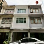 ให้เช่าทาวเฮ้าส์ 4 ชั้นพร้อมดาดฟ้า รีโนเวทใหม่ทั้งหลัง