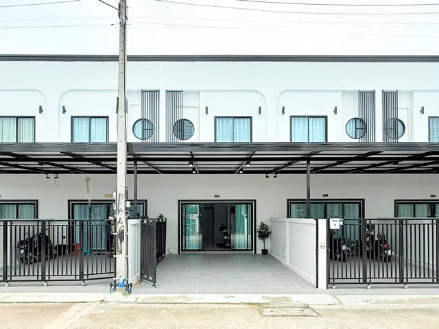 ทาวน์โฮม 2 ชั้น สไตล์โมเดิร์น บ้านบุญสิริ3 หมู่บ้านรัตนากรวิลเ