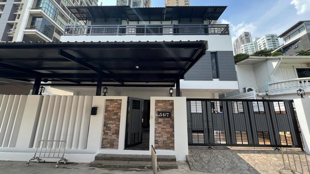 บ้านสุขุมวิท26 Sukhumvit 26ให้เช่า 5 Bedrooms จดบริษัทได้