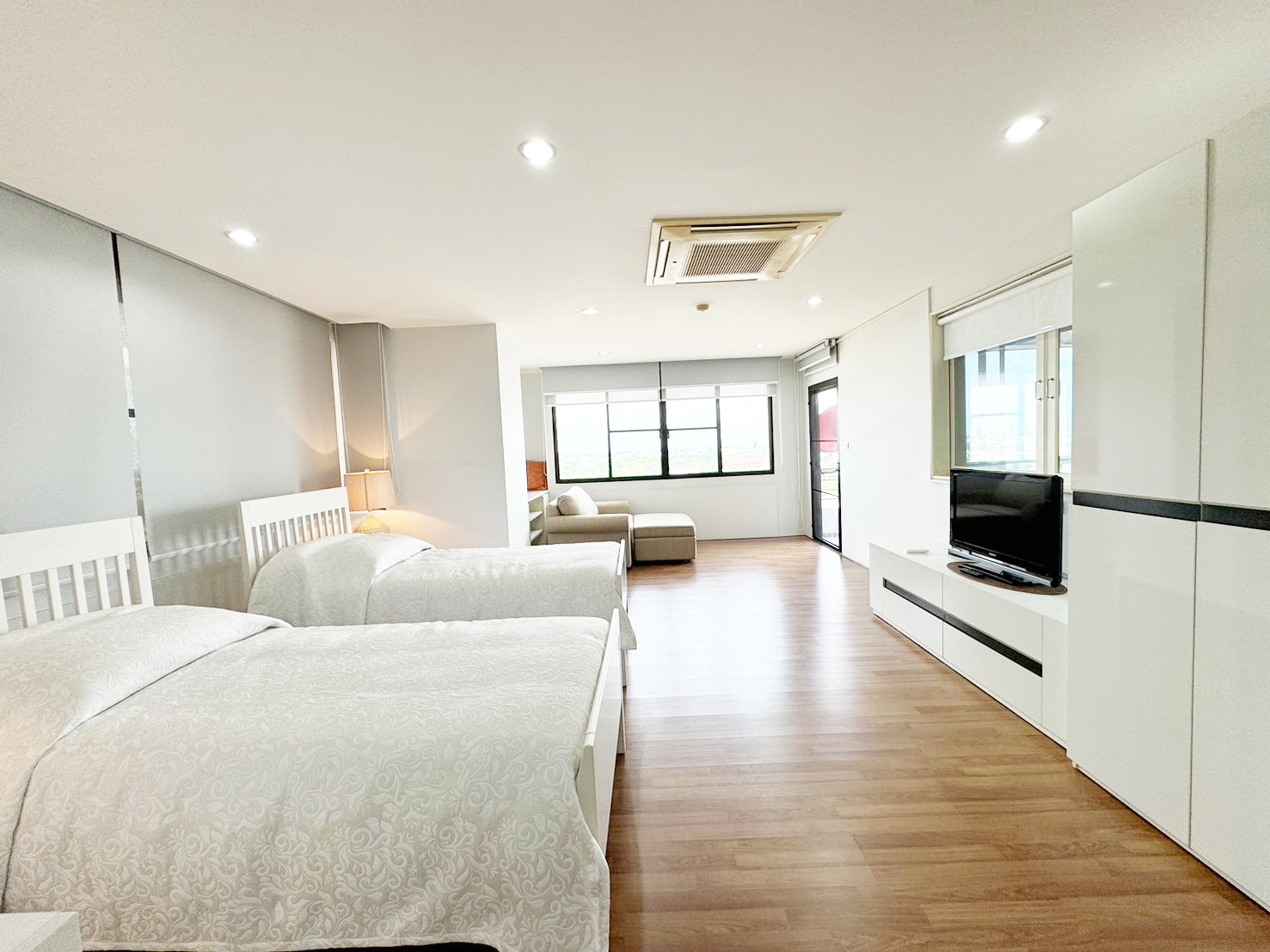 ให้เช่า คอนโด Riverine Place ใกล้ทางด่วนศรีรัช และ ใกล้ สะพานพระร
