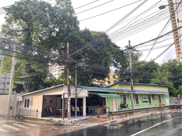 ขายที่ดินแปลงพิเศษ ติดถนน ซอยสุขุมวิท 39 เนื้อที่ 49 ตรว.