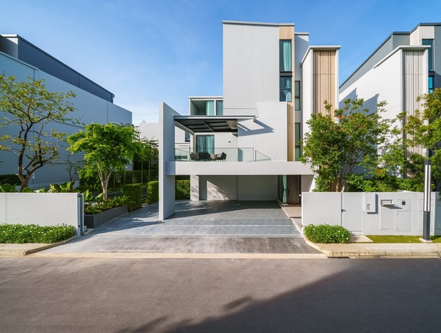 or Rent: 3-Storey Detached House Project: VIVE Krungthep Kreetha