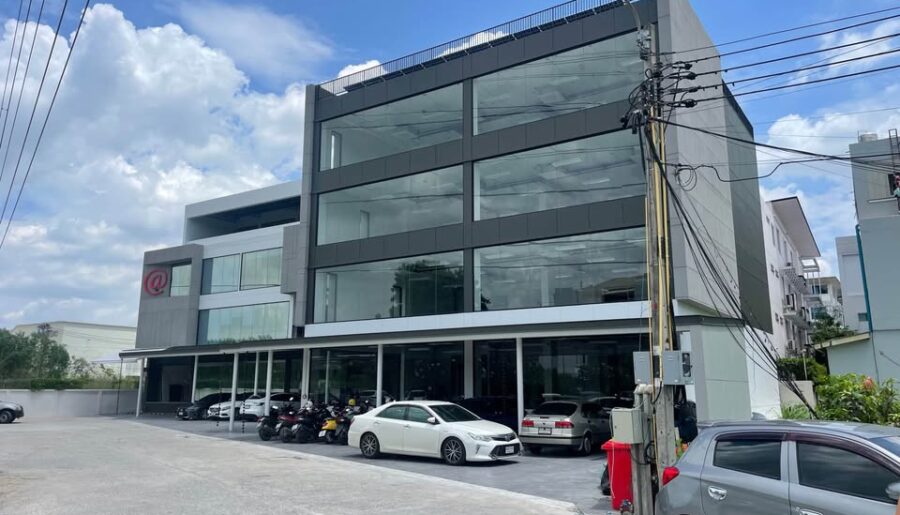 ให้เช่าอาคาร 4 ชั้น ซอยพัฒนาการ 31/1 พท.ใช้สอย 800 กว่าตารางเมตร