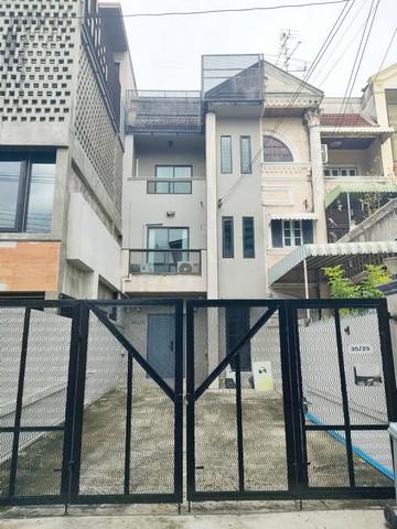 ให้เช่าทาวน์โฮม 3 ชั้น 31.6 ตร.ม. ย่านลาดพร้าว บางกะปิ ซอยลาดพร้า