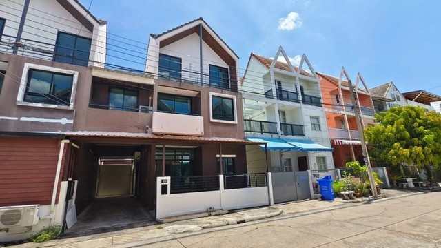 ให้เช่าทาวโฮม3ชั้น หมู่บ้านลูกกอลฟ์พรีเมี่ยม ใจกลางเมืองทองธานี