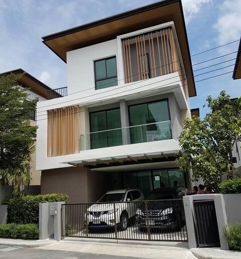 ให้เช่าบ้านเดี่ยว 3 ชั้น โครงการ เอคิว อาร์เบอร์ สวนหลวง ร.9 ซอย