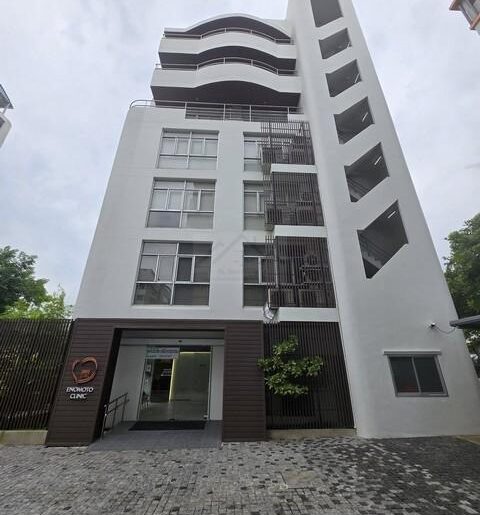 ขายสำนักงาน 8 ชั้น 1,000 ตรม. ซ.ศรีนคริทร์40 มีลิฟท์ ใกล้ BTS ปุณ