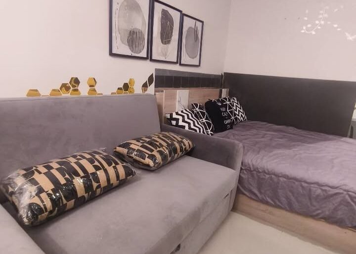 A Space 77 clean nice