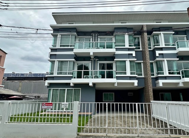 ให้เช่าโฮมออฟฟิศ หลังมุม ซอยศรีนครินทร์ 36ใกล้ MRT ศรีนครินทร์ 38