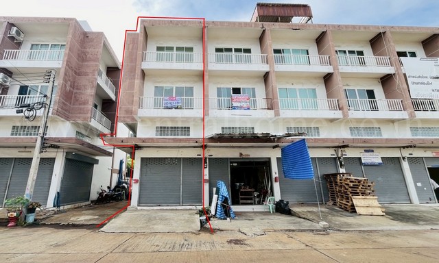 อาคารพาณิชย์ 3.5 ชั้น หมู่บ้านเอสดี สมุทรสาคร ติดถนนเศรษฐกิจ