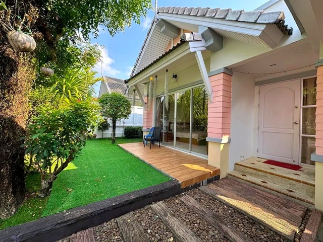 ตลาดนัดในยาง 1.8 กม. เช่าบ้านหรูหรา 52ตร.วา. สนามบินภูเก็ต 1.7 ก