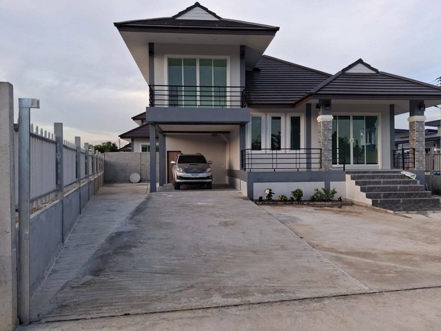 ขายบ้านเดี่ยวชั้นครึ่งสไตล์โมเดิร์น อำเภอนครชัยศรี จังหวัดนครปฐม