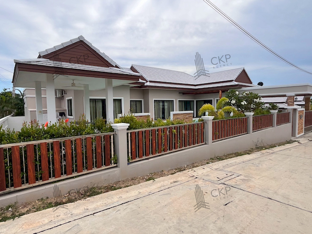 บ้านพลูวิลล่า ปราณบุรี มีสระว่ายน้ำ สามารถปล่อยเช่าทำกำไรต่อยอด
