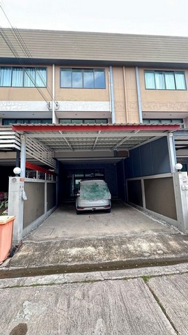 ขายทาวน์โฮม 3 ชั้น หมู่บ้านสิรินดา พรีโม่ พัทยา ติดกับตลาดน้ำ 4 ภ