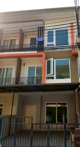 ให้เช่า ทาวน์โฮม 3 ชั้น เดอะทรัสต์ เกษตรนวมินทร์ – นวลจันทร์