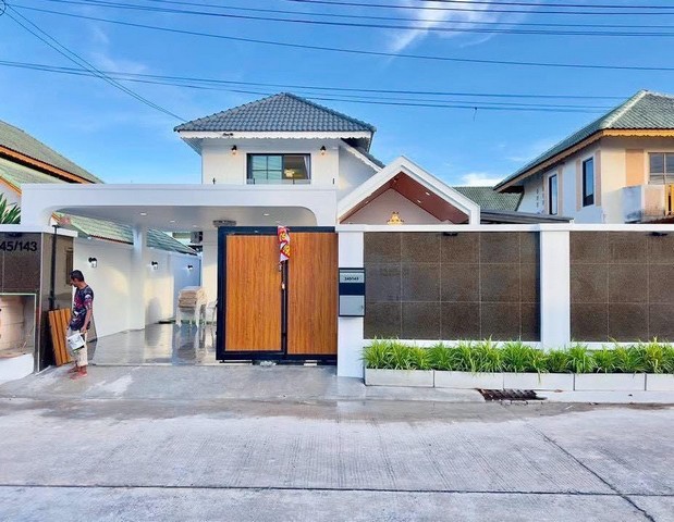 บ้านเดี่ยวพร้อมสระว่ายน้ำสุดหรู ใจกลางเมืองพัทยา