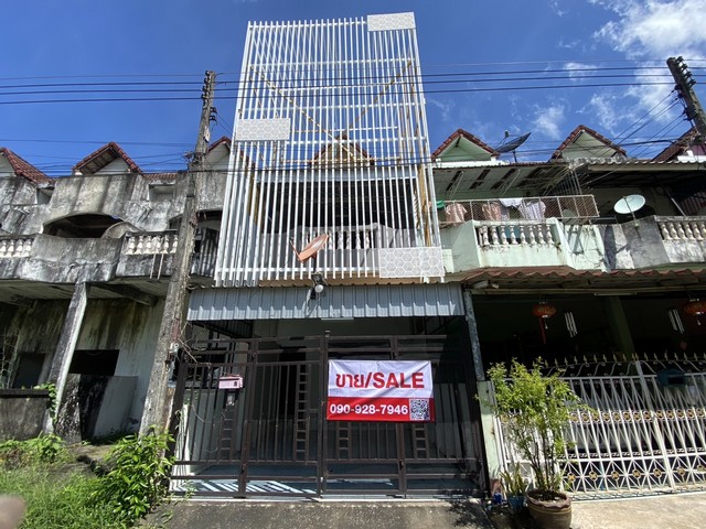 ขายด่วน ทาวน์เฮาส์ 3 ชั้น ใกล้สวนสาธารณะหนองบัว