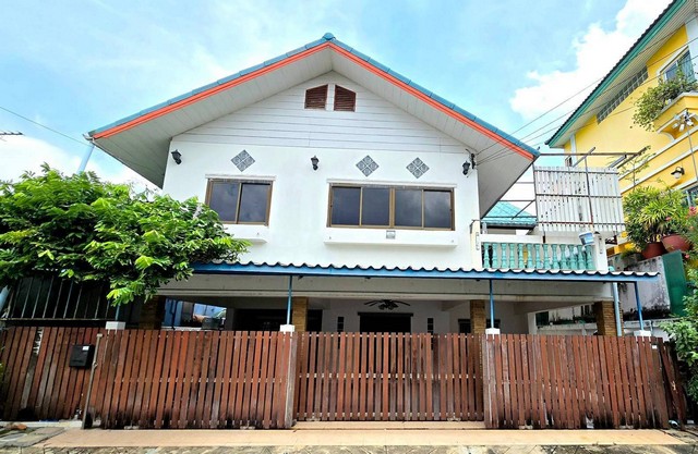 ให้เช่าบ้านเดี่ยว ใกล้นวมินทร์ซิตี้ อเวนิว, รร.สตรีวิทย์ เสนานิเว