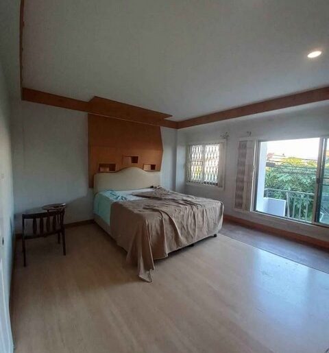 P1543 ให้เช่า ขาย ทาวน์โฮม 3 บ้านกลางเมือง ซ. พระรามเก้า 43