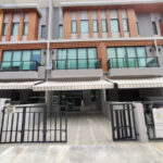 ให้เช่าทาวน์เฮ้าส์ 3ชั้น 25วา4ห้องนอน 4ห้องน้ำ เฟอร์ครบ ถนนพัฒนาก