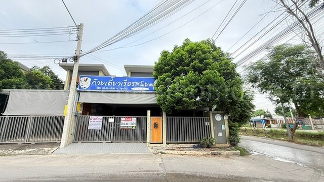 บ้านแฝด บ้านชานไม้ เดอะทาวน์ คลองสอง คลองหลวง ปทุมธานี หลังมุม