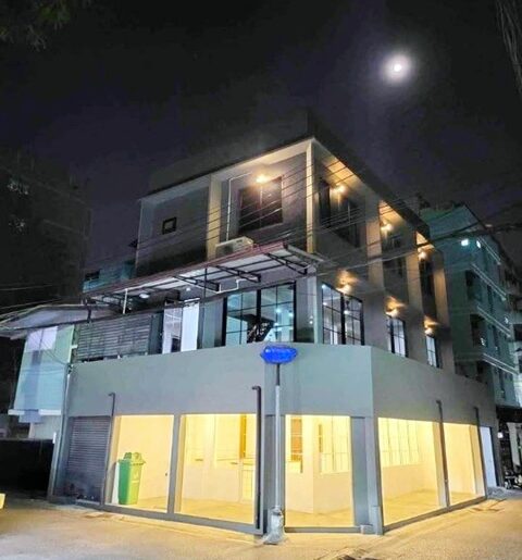 เดอะ สตรีทรัชดา 1.8 กม. ตึก 3 ชั้นประชาสงเคราะห์ 25-33 25ตร.วา.
