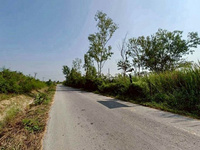 ที่ดิน ทำเลทอง ติดถนน 3 ด้าน เข้าถึงง่าย บวกค้าง สันกำแพง
