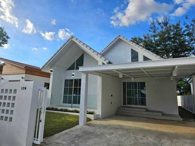 บ้านใหม่ พร้อมเฟอร์นิเจอร์ ตกแต่งพร้อมเข้าอยู่ โซนสารภี