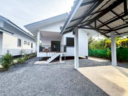 odern single-house residence offering 2 bedrooms and 2 bathrooms