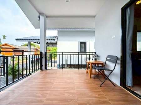 Modern-style detached house with 2 bedrooms and 2 bathrooms